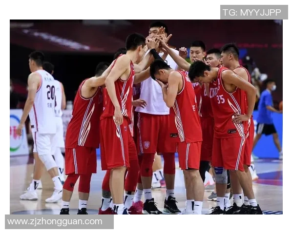 篮球足球双星齐聚帅气风采 揭秘球场外的魅力人生 篮球足球双星齐聚帅气风采 揭秘球场外的魅力人生